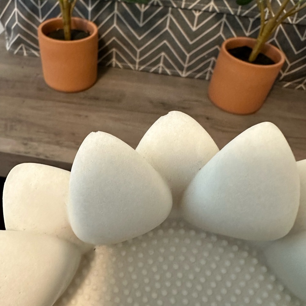 Brand New Bath and Body Works 3-Wick Sunflower Candle Holder - Picture 3 of 4